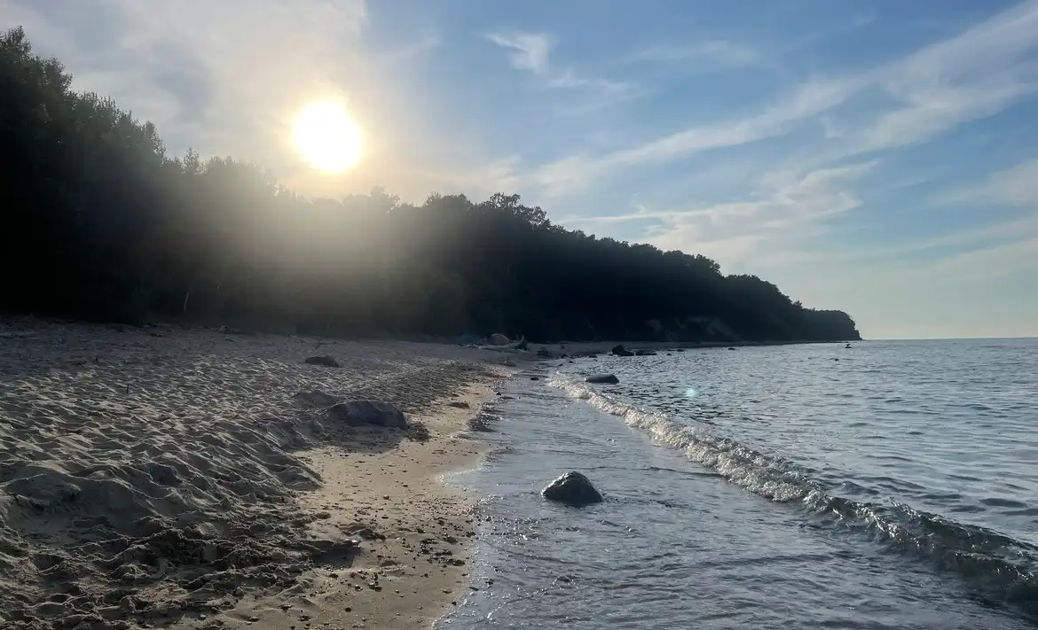 пляж у казино Собрание